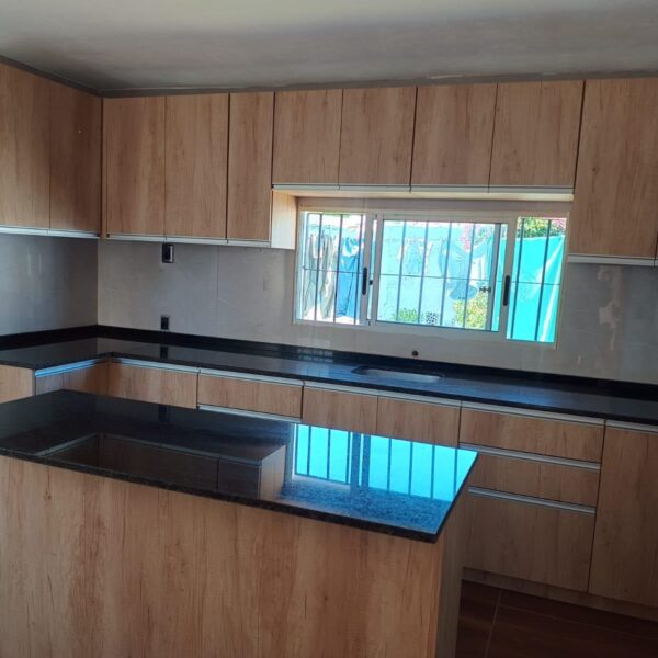 MDF 18 MM  y Granito Verde Labrador