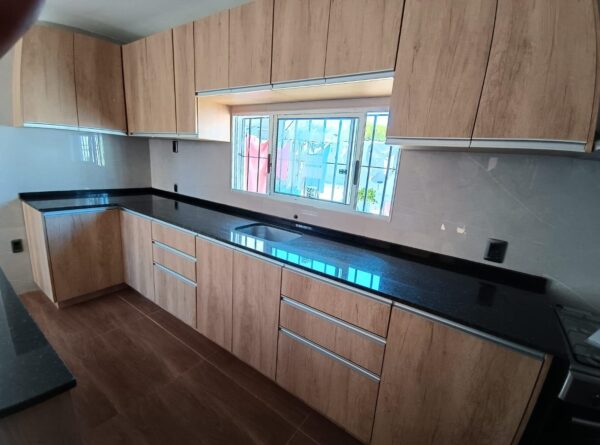 MDF 18 MM  y Granito Verde Labrador